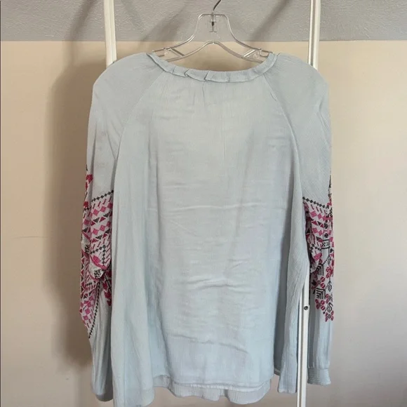 Sundance pale blue top with pink red embroidery - Picture 3 of 5